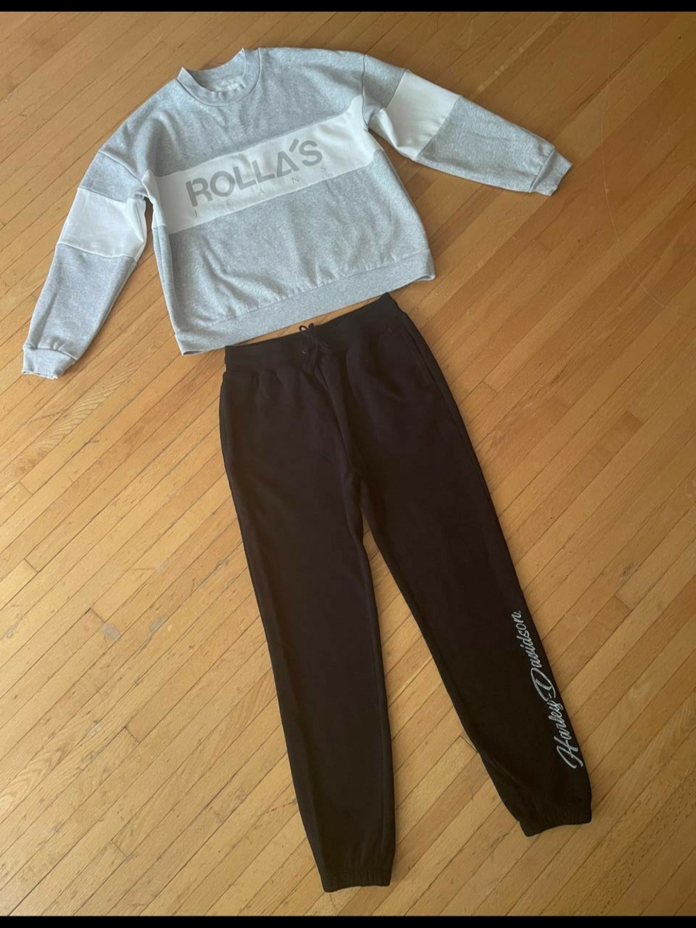 Sweatsuit: Harley Davidson joggers + Rolla’s Sweatshirt, size XS